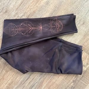 Onzie flow yoga pants